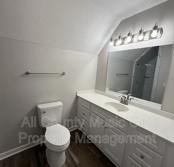 553 Owendale Dr — Photo 13