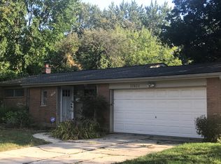 17041 W 14 Mile Rd, Beverly Hills, MI 48025