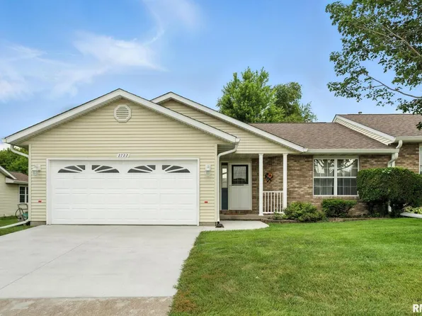 2722 Linwood Ct, Davenport, IA 52806