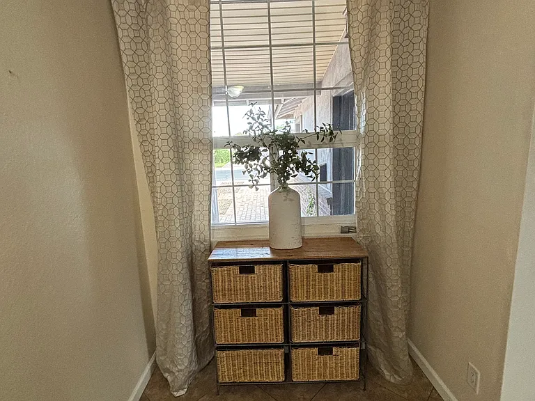 413 E Ellis Dr — Photo 20