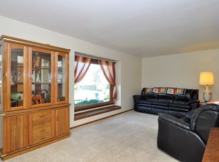 8651 W Greenbrook Dr, Milwaukee, WI 53224