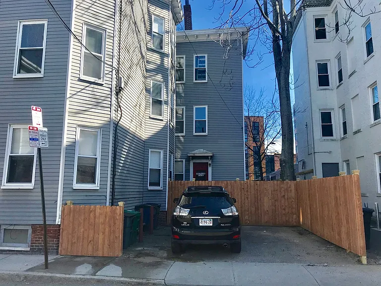 8 Douglass St #2R — Photo 9