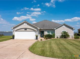 68 Blue Heron Dr N, Port Lavaca, TX 77979