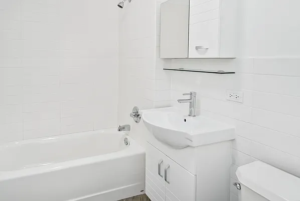 Rented by Glenmark Realty | media 7