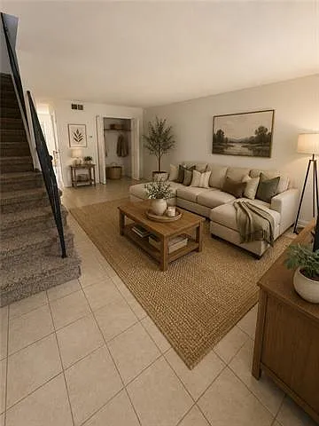 2 bed, 1.5 bath, 1100 sqft, $1,300 — Photo 3