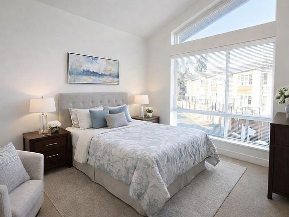 5th image of 909 Clarke Rd #6