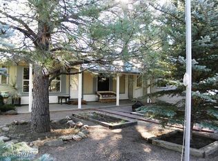 2911 Skylark Dr, Overgaard, AZ 85933