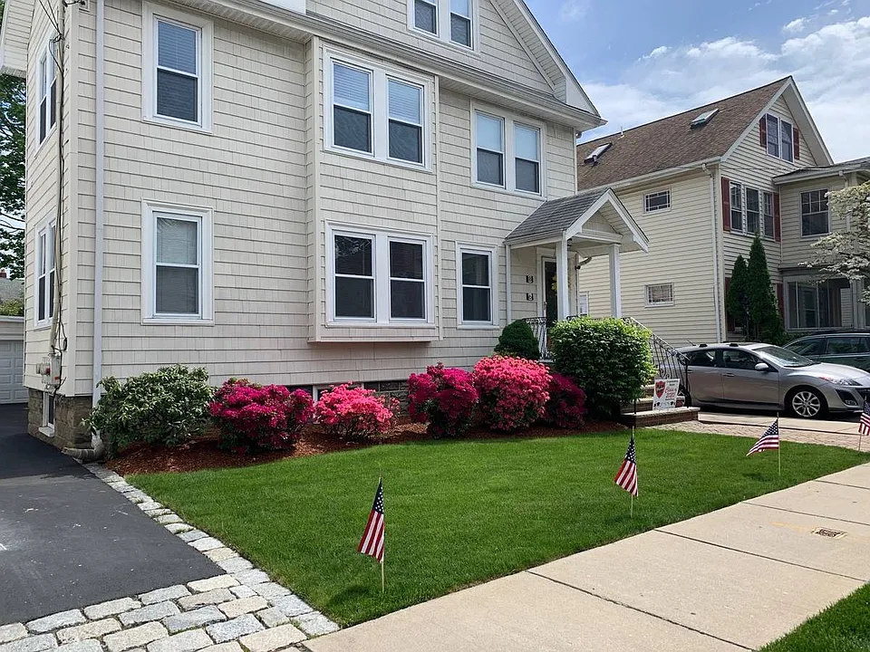 8 Maplewood St #2
