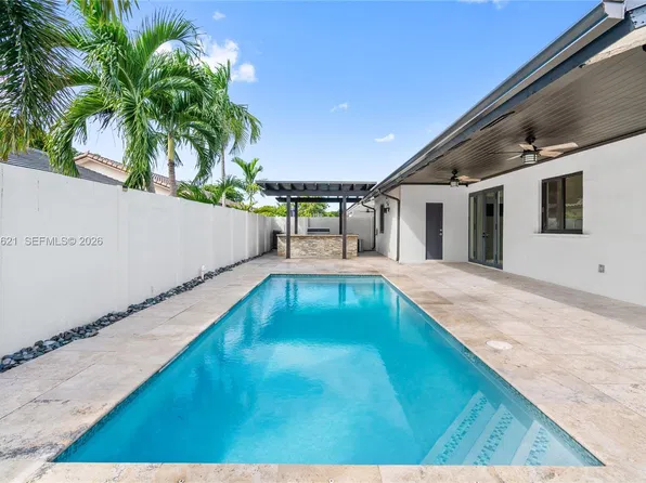 8978 NW 152nd Ln, Miami Lakes, FL 33018