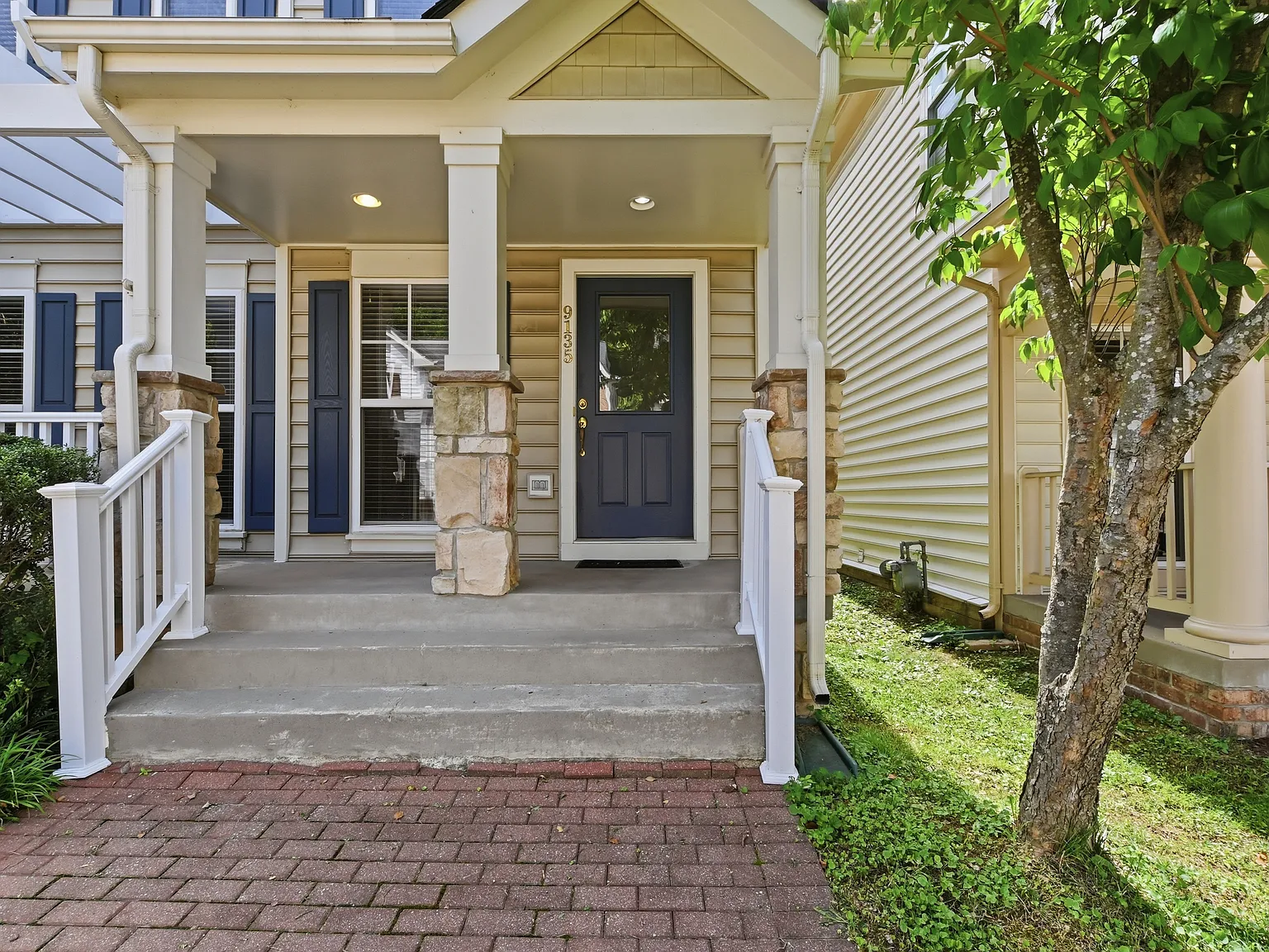 4 bed, 3.5 bath, 3150 sqft, $3,990 — Photo 2