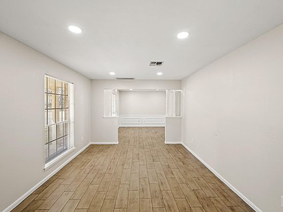 3rd image of 1307 Southern Hills Rd