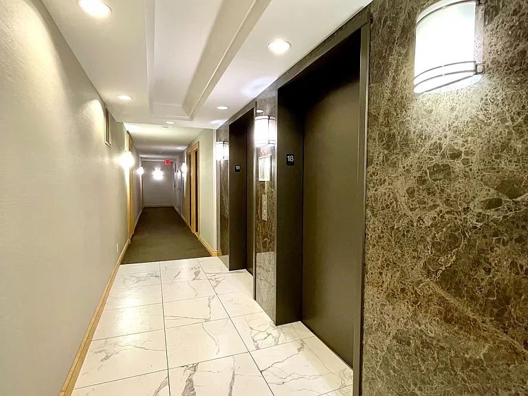 212 Eglinton Ave E #1802 — Photo 13