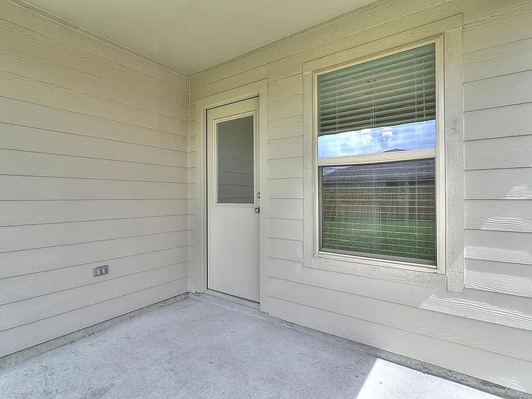 1269 Carnaby St — Photo 1