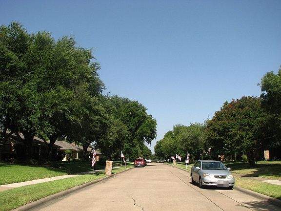 5th image of 1904 Columbia Dr