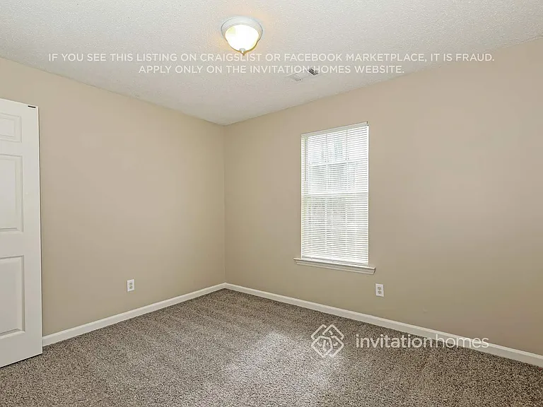 1406 N Hampton Dr — Photo 12