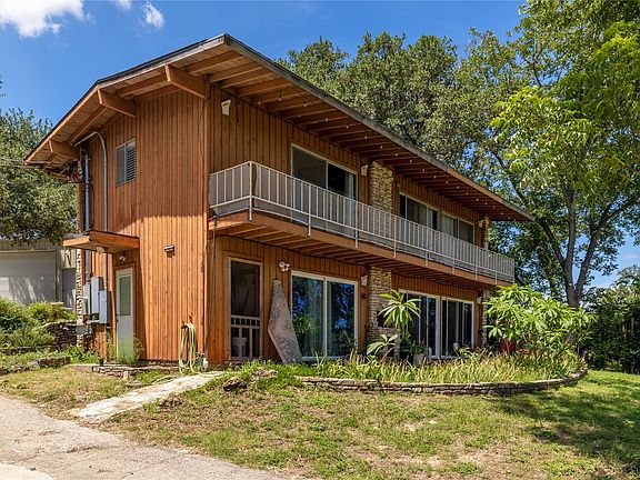 4th image of 16800 Forest Way