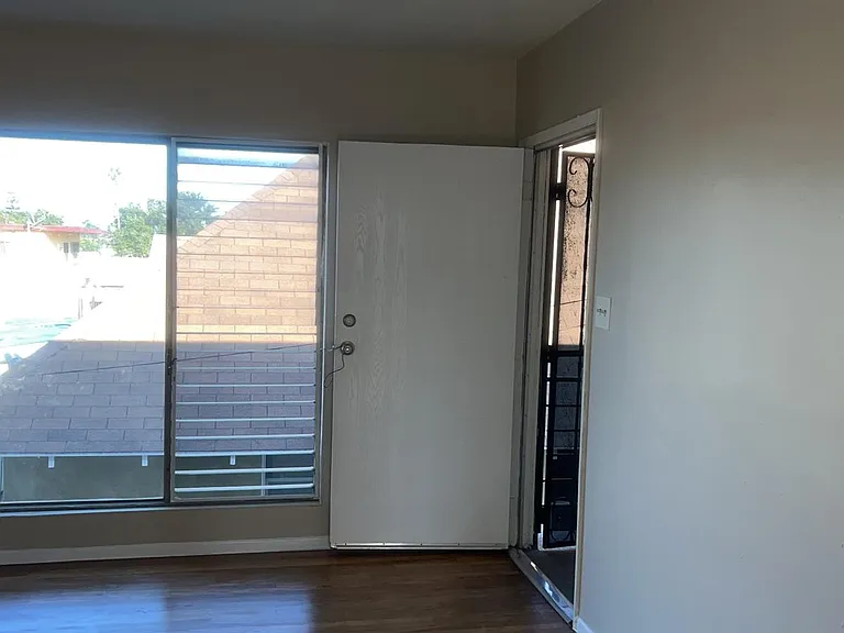 237 W 57th St #3A — Photo 2