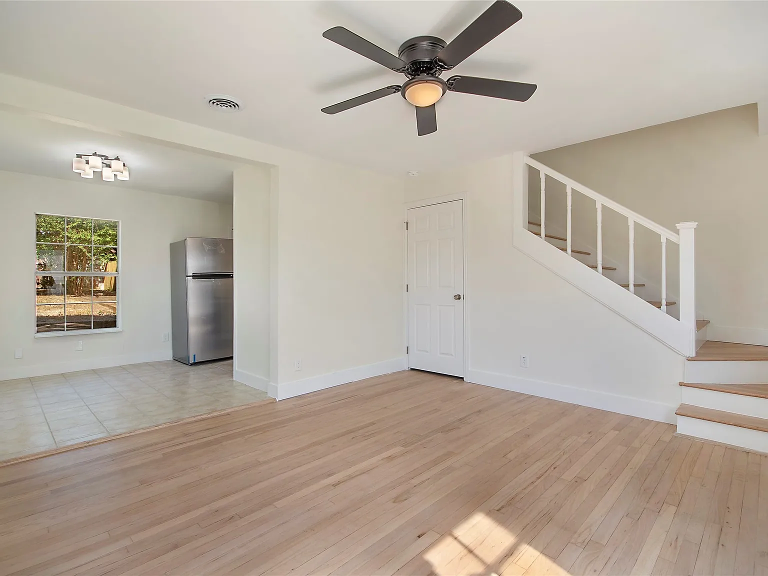 2 bed, 1.0 bath, 891 sqft, $1,675 — Photo 3