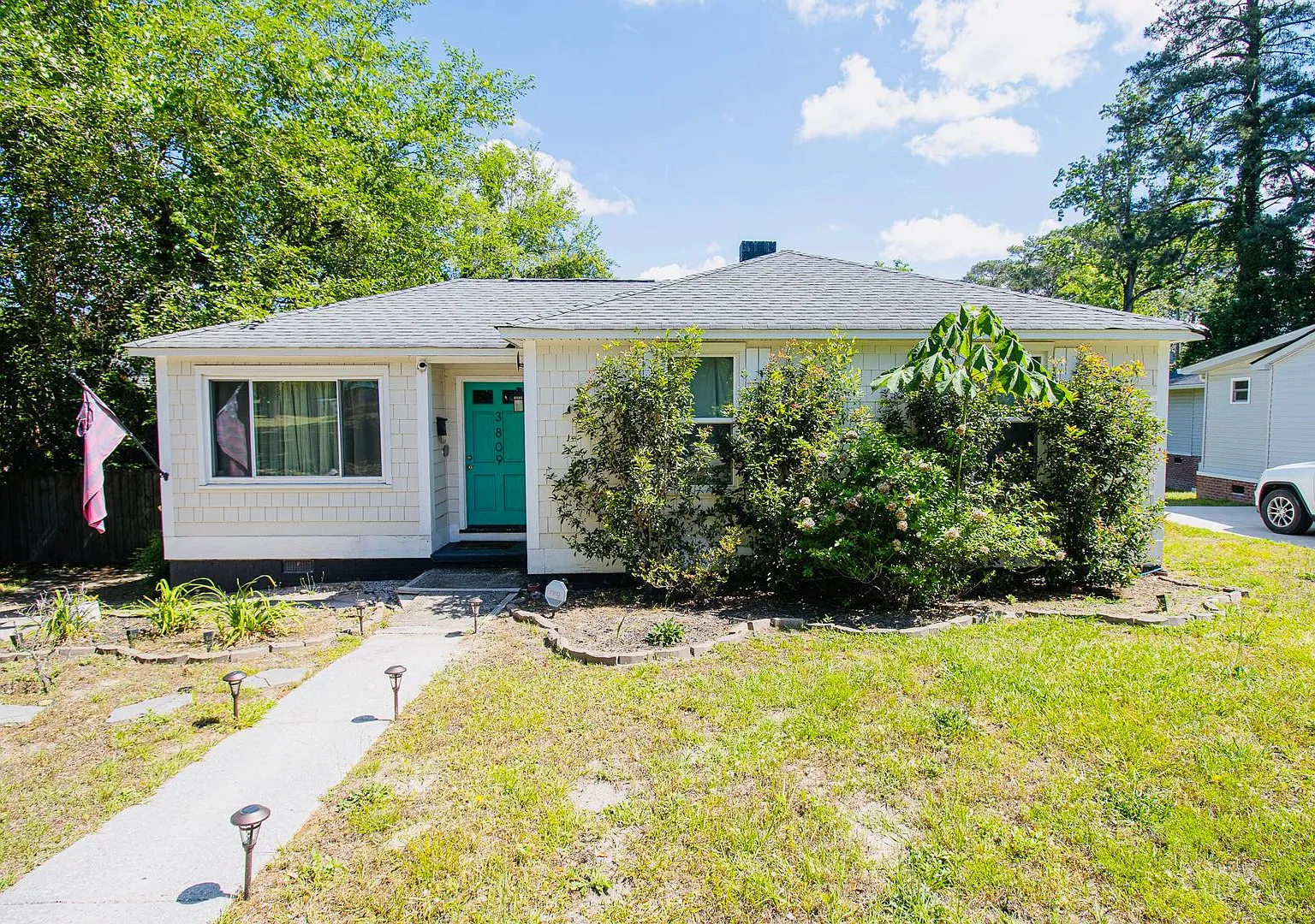 Adorable 3BR Rosewood Rental with Dreamy Porch & Fenced Yard! — Photo 4