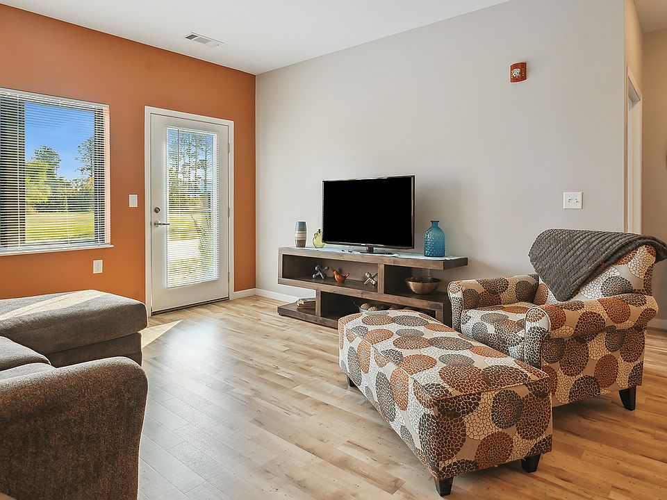 Easy-Clean Wood-Style Vinyl Floors