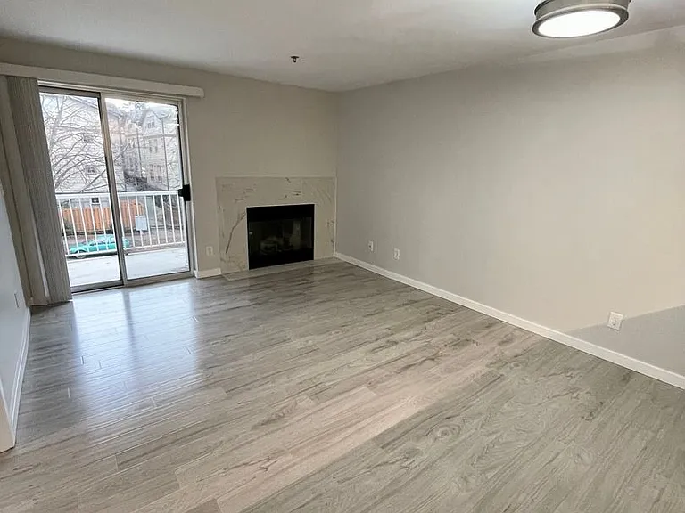 Monterey Apartments — Photo 12