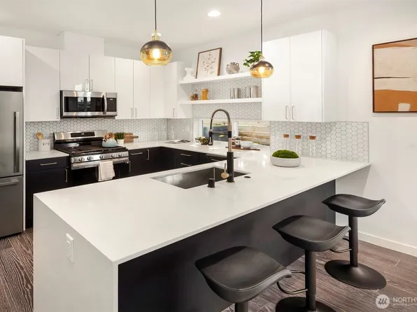 7717 Mary Avenue NW #C, Seattle, WA 98117