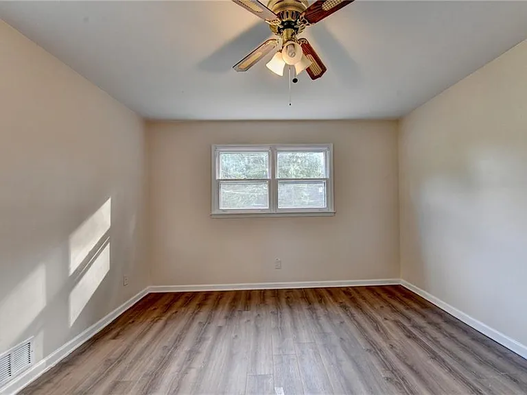 268 Allen Ct SW — Photo 33