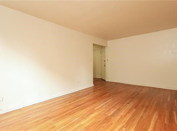 Here is the 11 x 19 living room from the opposite end.