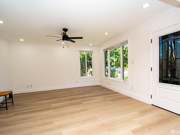 5th image of 1099 Bradford Dr #A