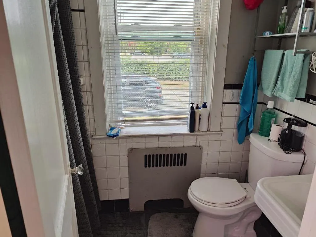1523 Upland St — Photo 3