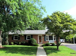 5547 Green Meadow Rd, Roanoke, VA 24018