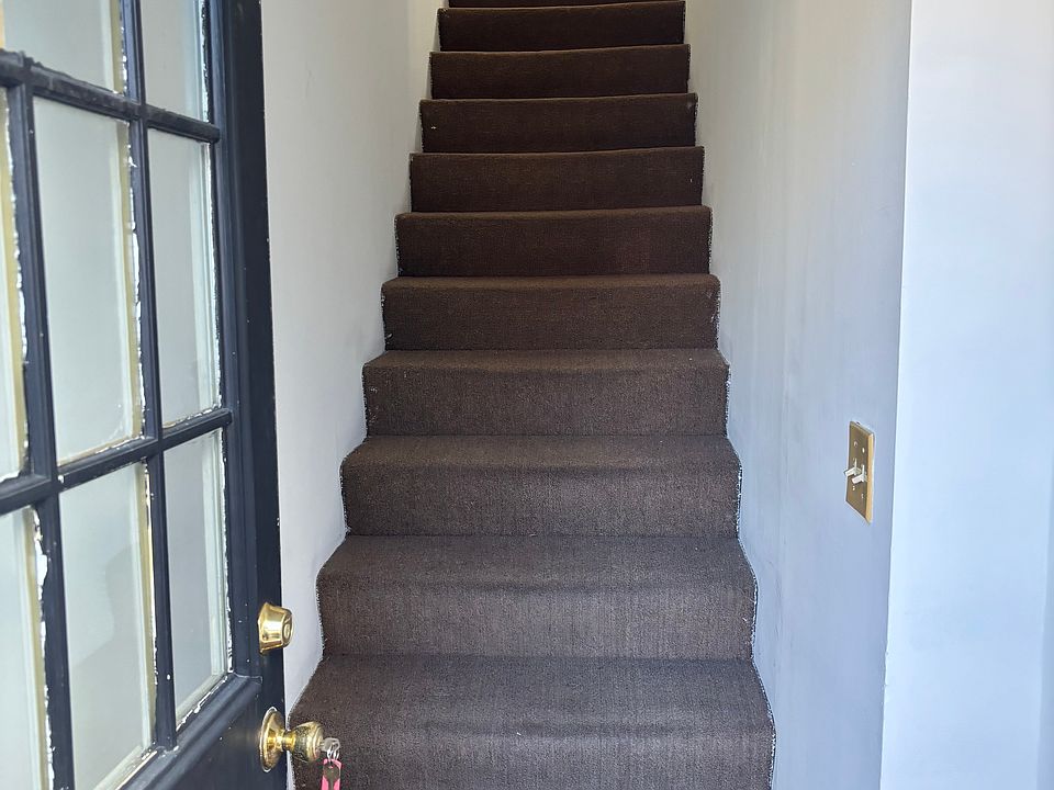 1st image of 3743 Mount Vernon Ave #2