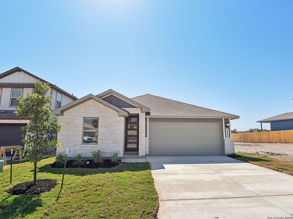 1st image of 11522 Mustang Grove