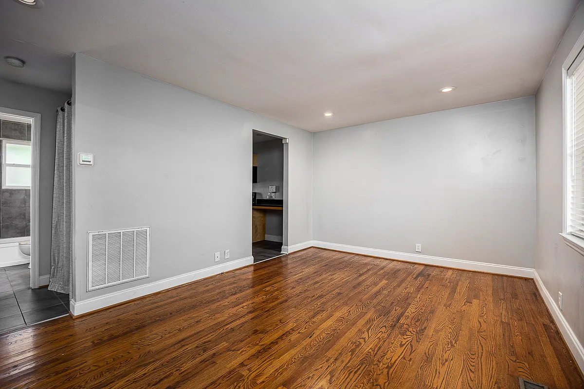 Building Photo - 1412 Edgehill Ave #2
