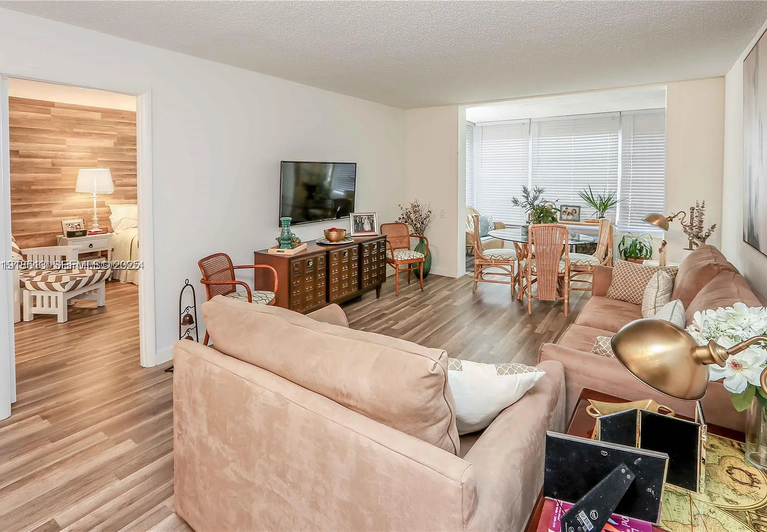 Lime Bay Condominium 6 — Photo 3