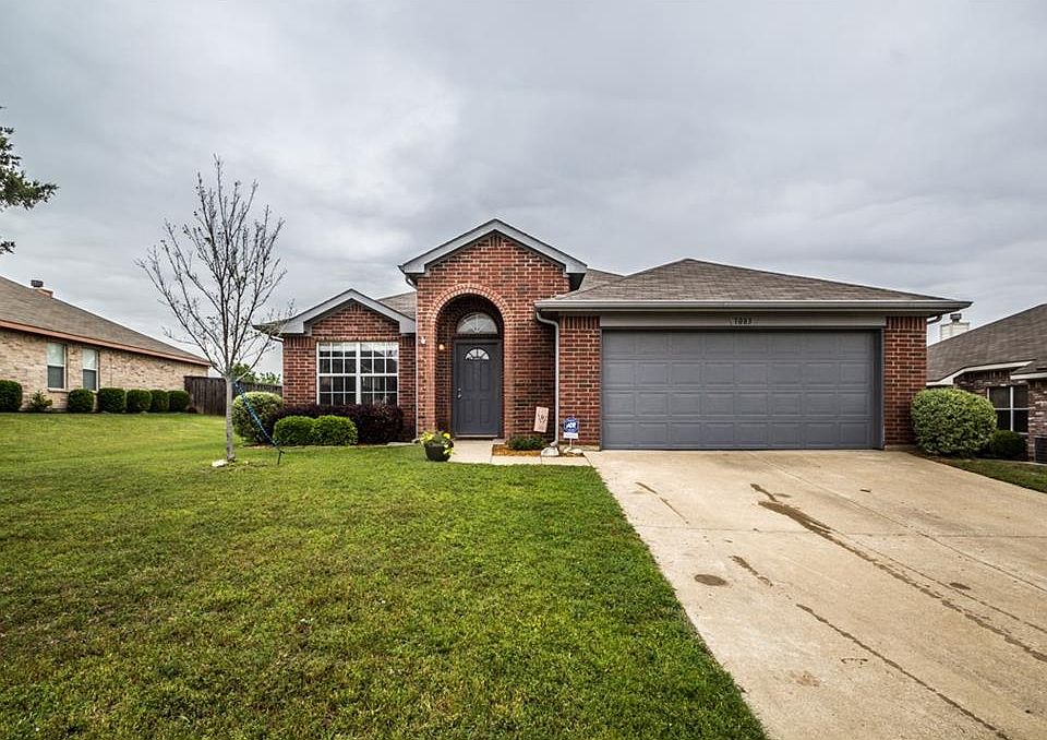 1st image of 1083 Magnolia Ln