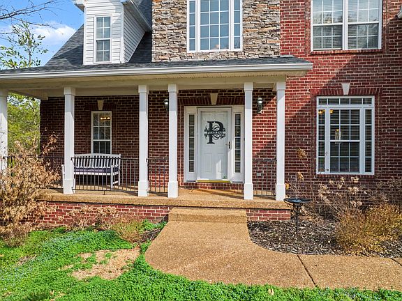 5th image of 142 Ridgeview Trce