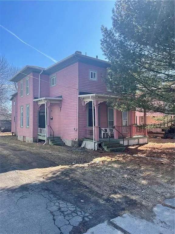 312 Caldwell Ave photo 1