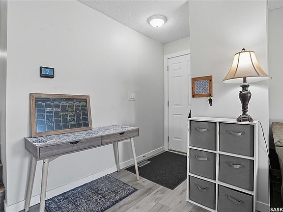 2nd image of 127 Hastings Cres