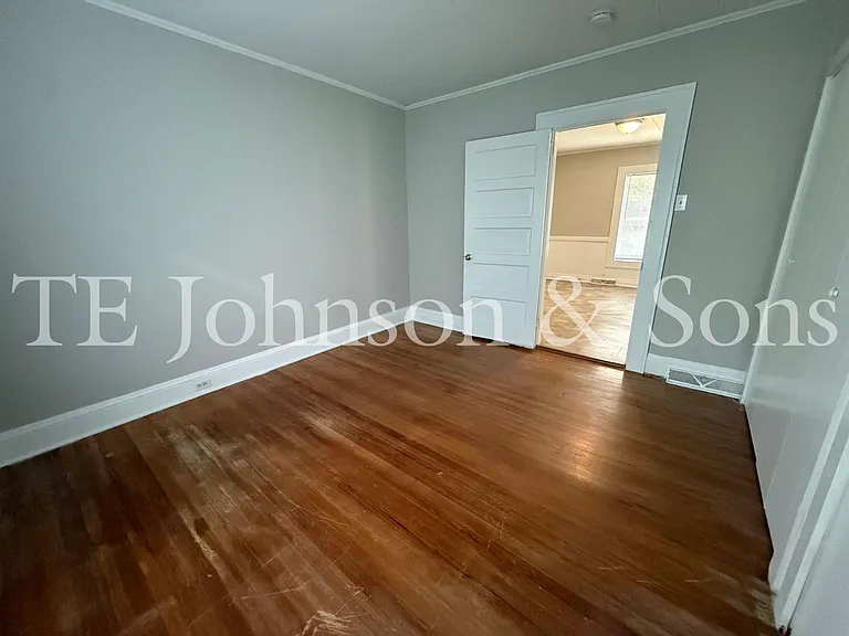 526 Chandler St — Photo 28