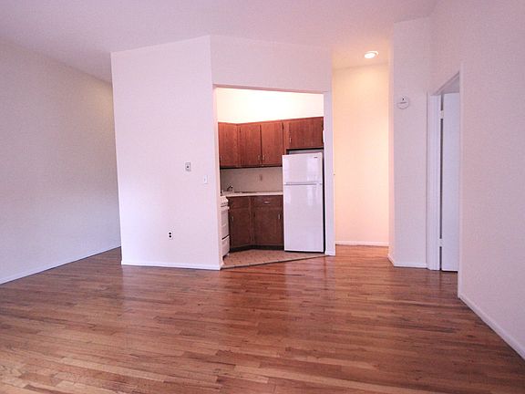 3rd image of 605 W 112th St APT 4C