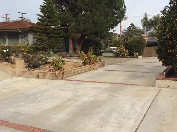 3rd image of 8500 Red Hill Country Club Dr