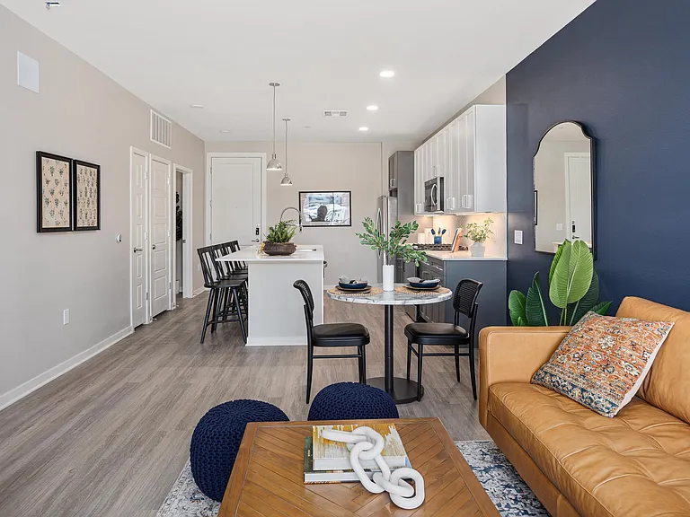 Alta Uptown — Photo 18