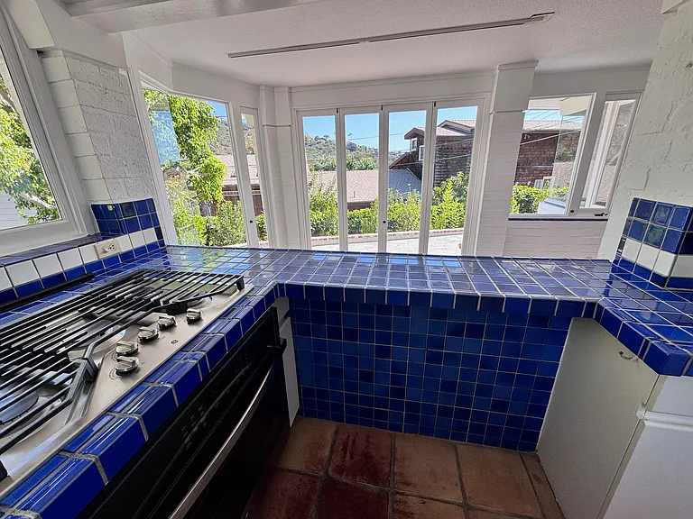 1055 Dyer Pl — Photo 22