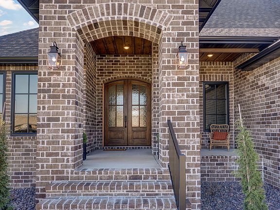 5th image of 2079 N Silver Charm Avenue