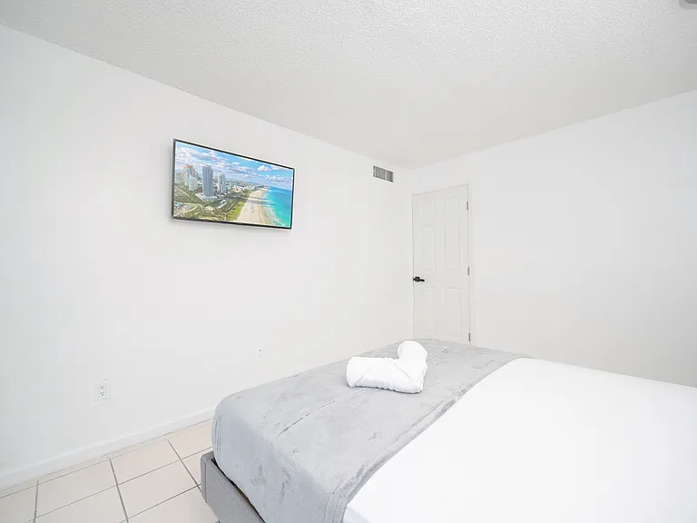 500 NE 26th St #3D-3D-5D — Photo 15