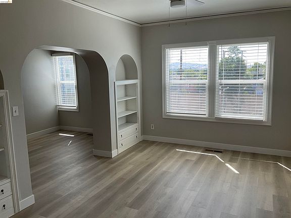 3rd image of 618 W 7th St APT 2