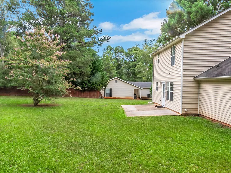 97 Livingston Ln — Photo 25