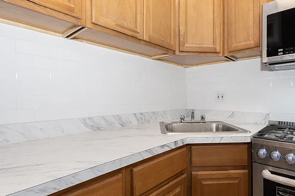 Rented by Century 21 American Homes | media 12