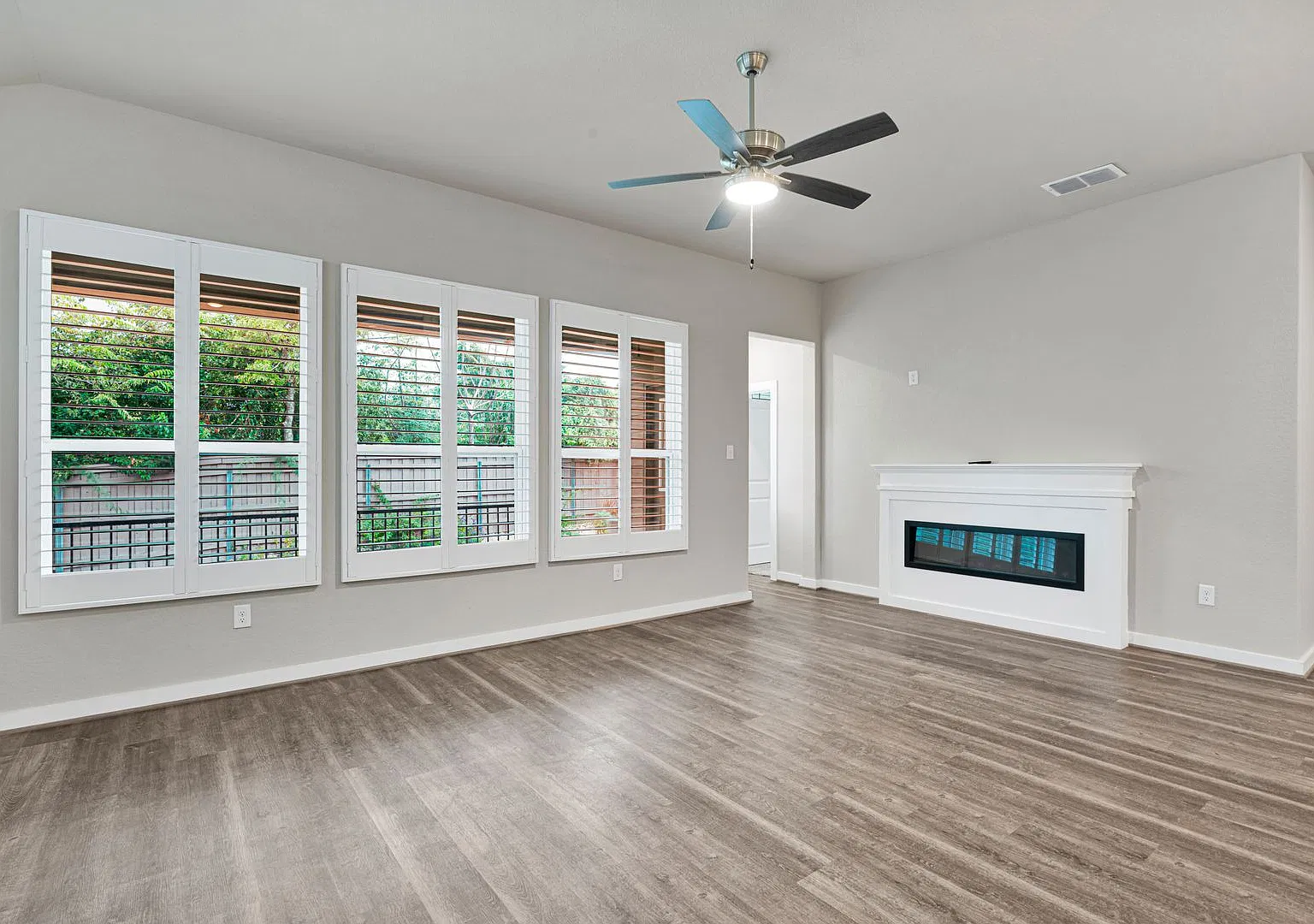 Charming 3 Bed 2 Bath Home in Copper Branch with Community Amenities — Photo 3